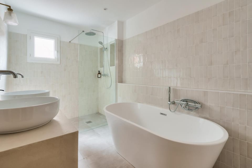 Shower, Toilet, Bathroom, Bath, towels