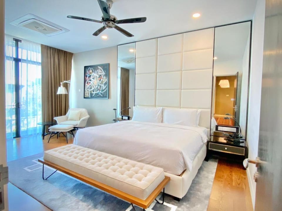 Bed, Bedroom, fireplace