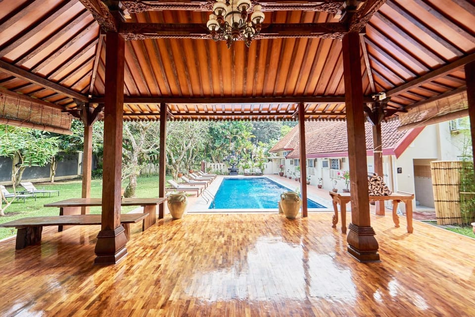 Swimming pool, Swimming pool