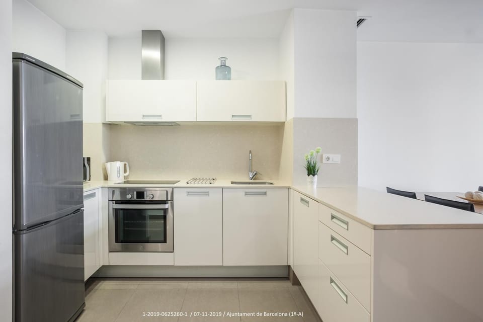 Kitchen or kitchenette, minibar, pet friendly, stove