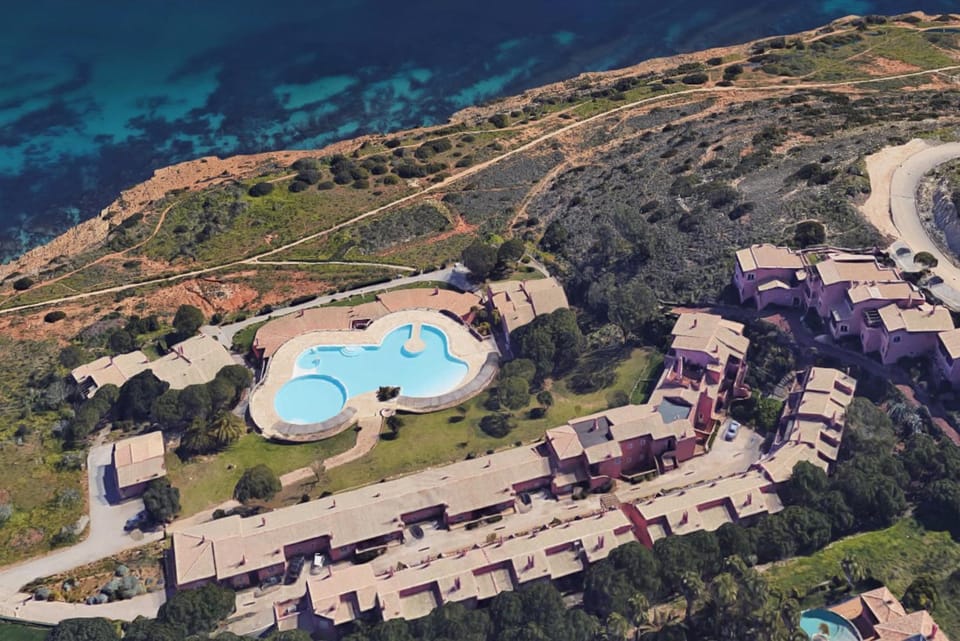 Bird's eye view, Sea view, Swimming pool