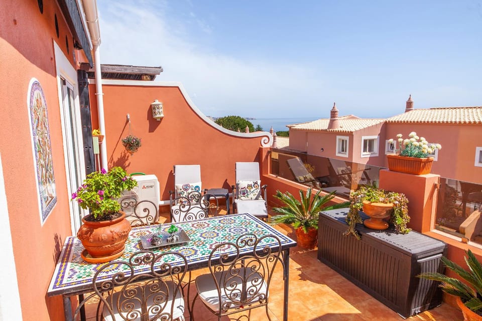 Property building, View (from property/room), Balcony/Terrace, Living room, Dining area