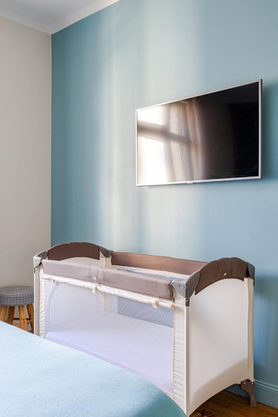 TV and multimedia, Bedroom, cot