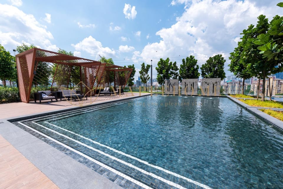Hot Tub, Swimming pool