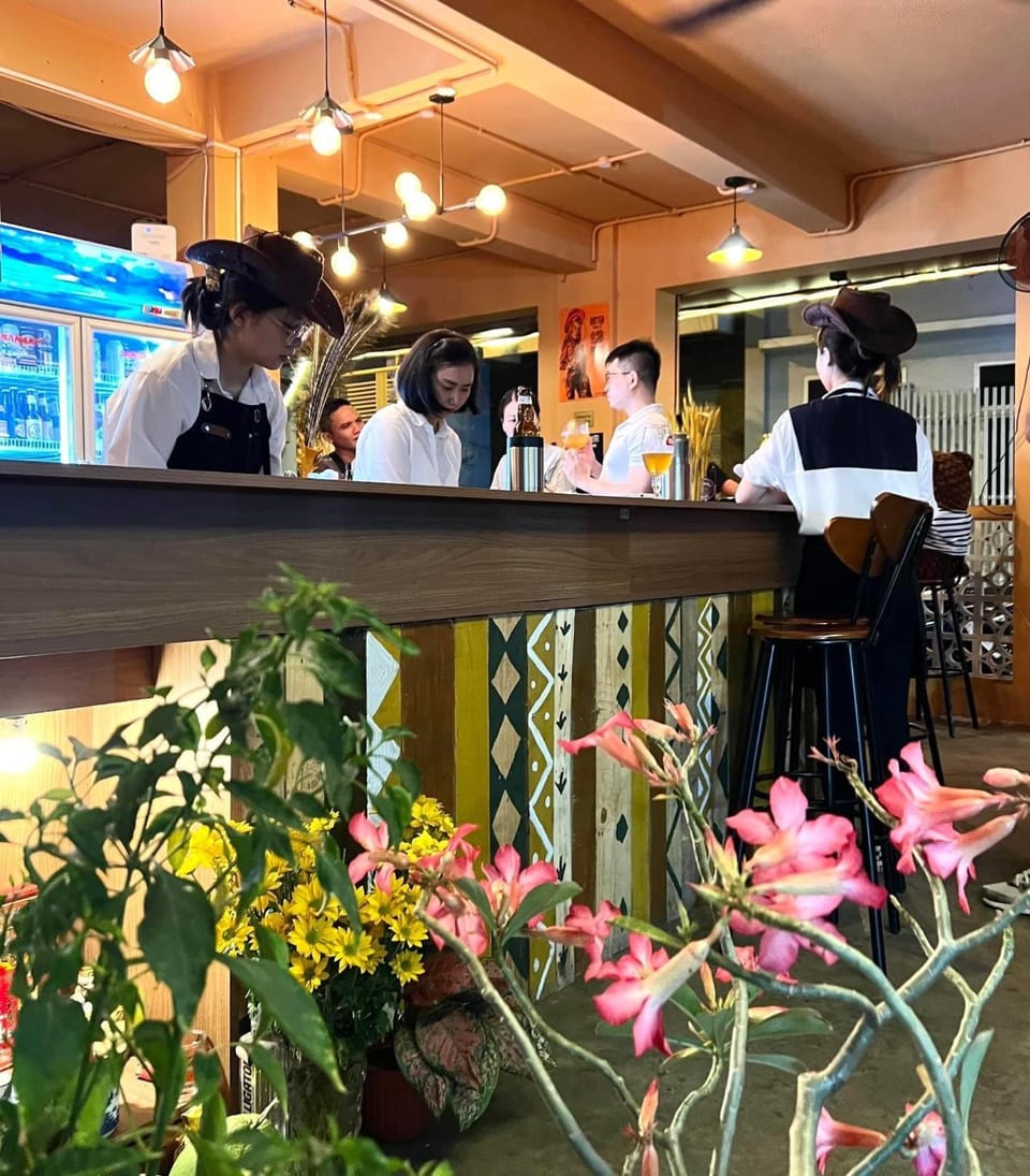 Restaurant/places to eat, Food and drinks
