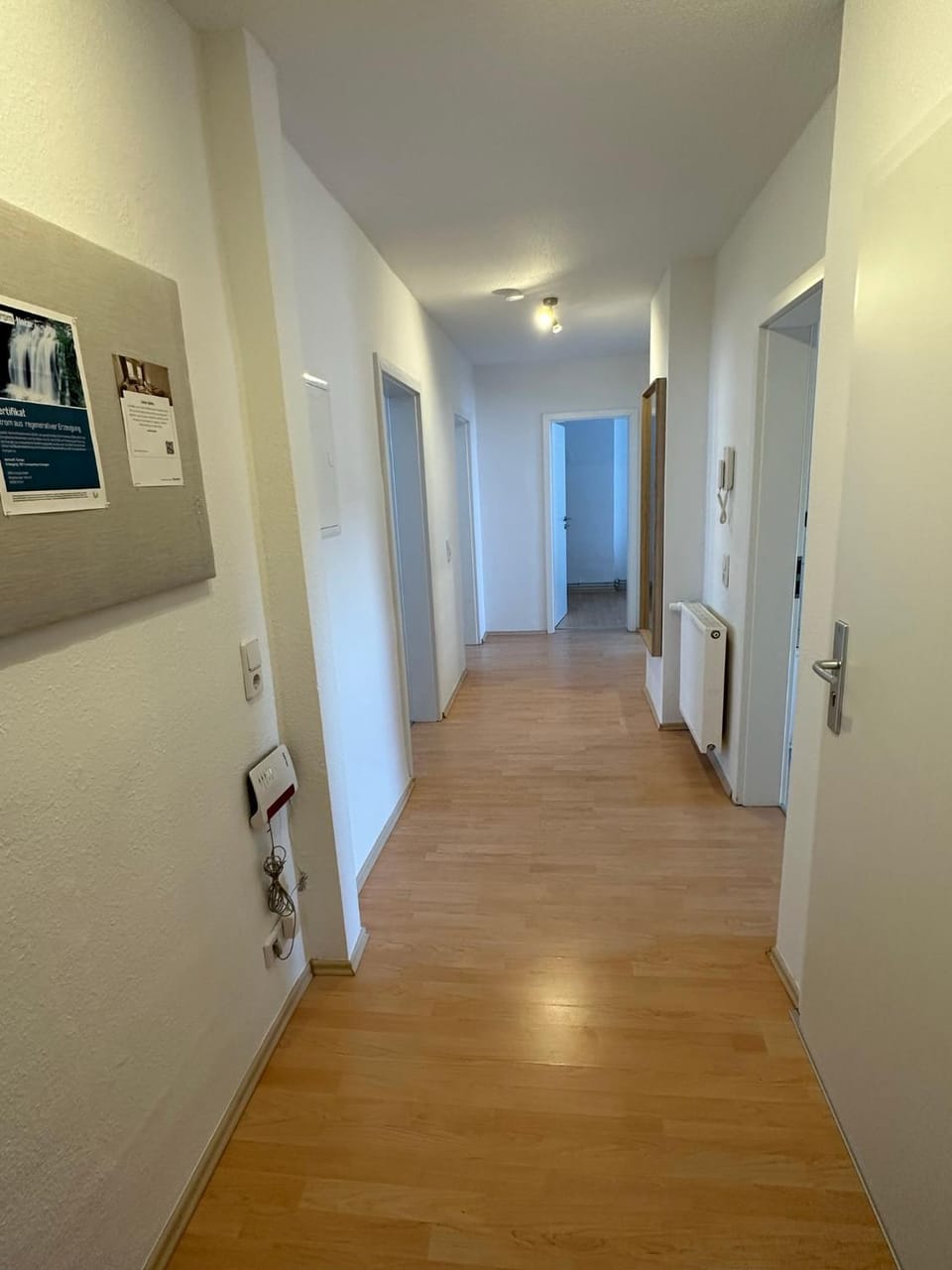 Facade/entrance, Photo of the whole room