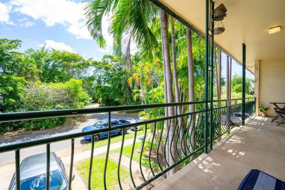 Nightcliff Retreat: Stylish 2BR Apt Near Foreshore Apartment in Darwin