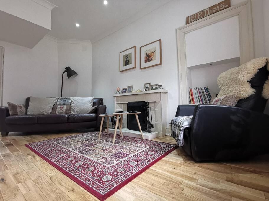 Historic cottage next to loch lomond Luss Apartment in Scotland