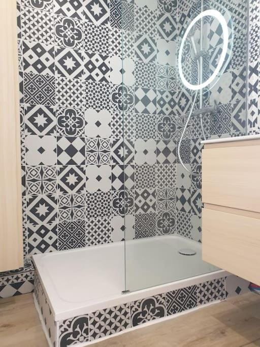Shower, Bathroom