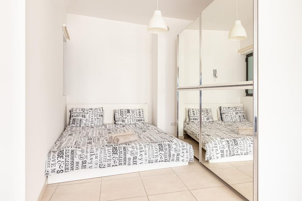 Lovely studio apt in the heart of St Julians Apartment in Saint Julians