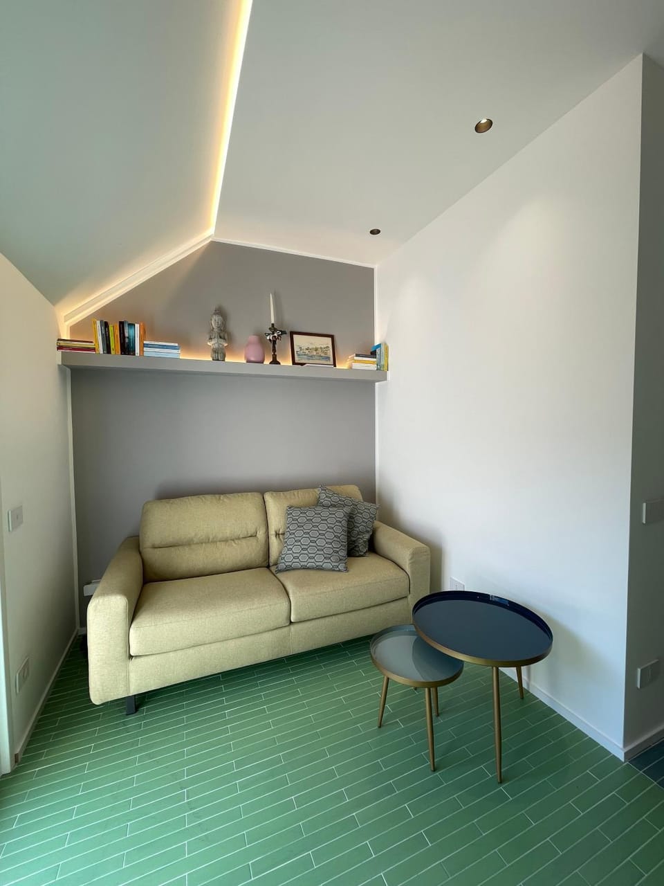 Library, Living room, Seating area
