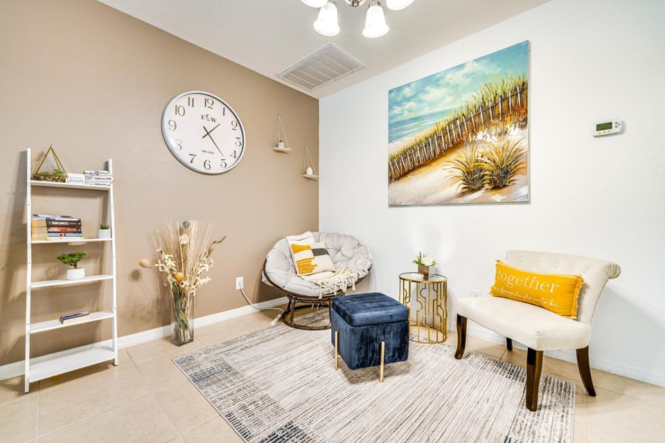 Central Family Home w/ Lanai < 10 Mi to Disney! House in Four Corners