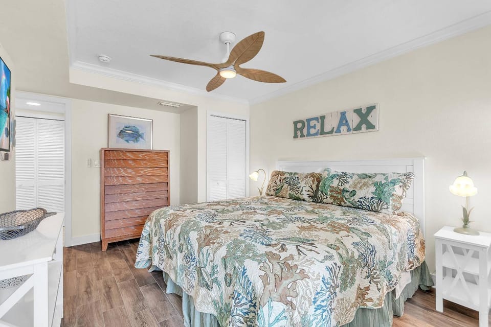 107F Barefoot Beach Resort House in Indian Shores