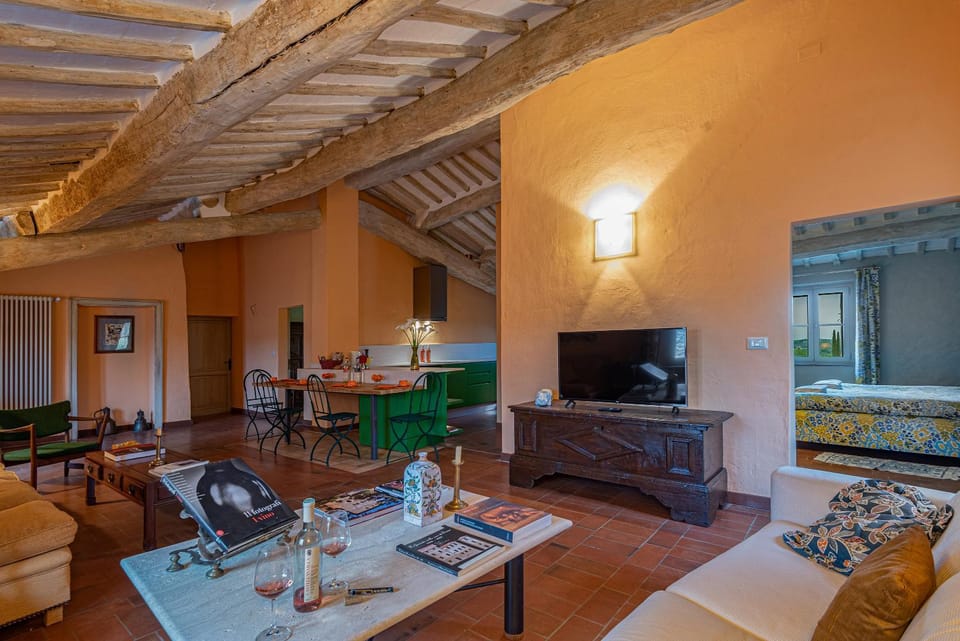 Communal lounge/ TV room, Communal lounge/ TV room, TV and multimedia, Internal: Not applicable to any particular room