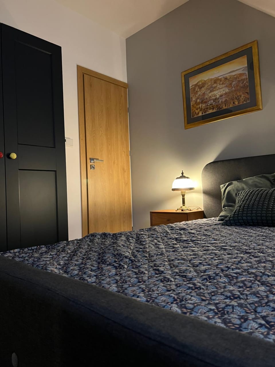 Bed, Photo of the whole room, Bedroom, wardrobe