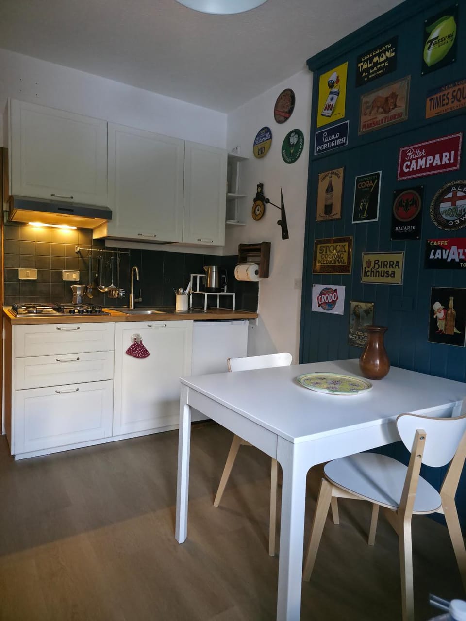 Kitchen or kitchenette, Dining area, minibar, pet friendly, stove