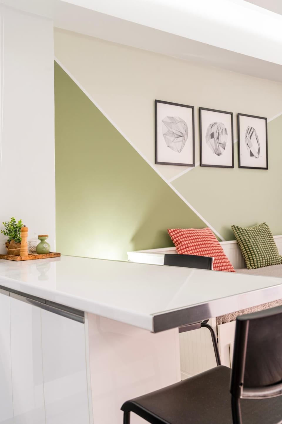 Living room, Seating area, Dining area