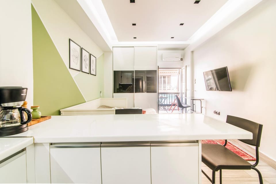 TV and multimedia, Kitchen or kitchenette, Living room, Seating area, Dining area, minibar, stove