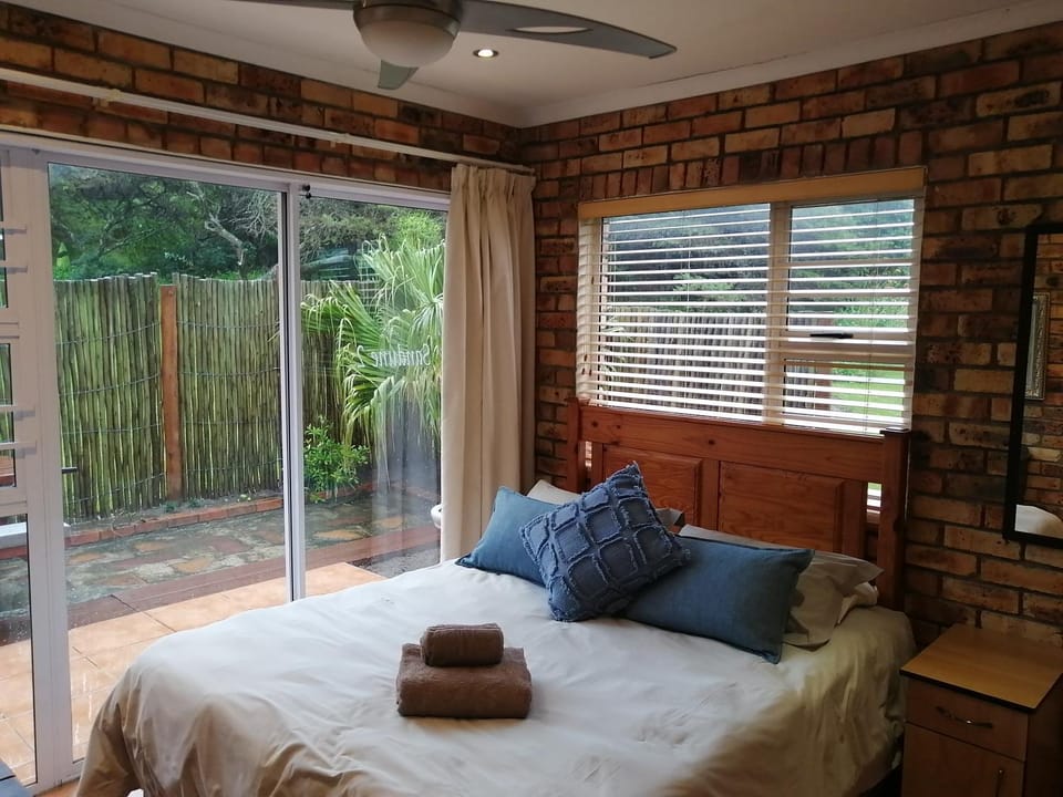 Cove Rock Lodge on Cowrie Bed and Breakfast in Eastern Cape
