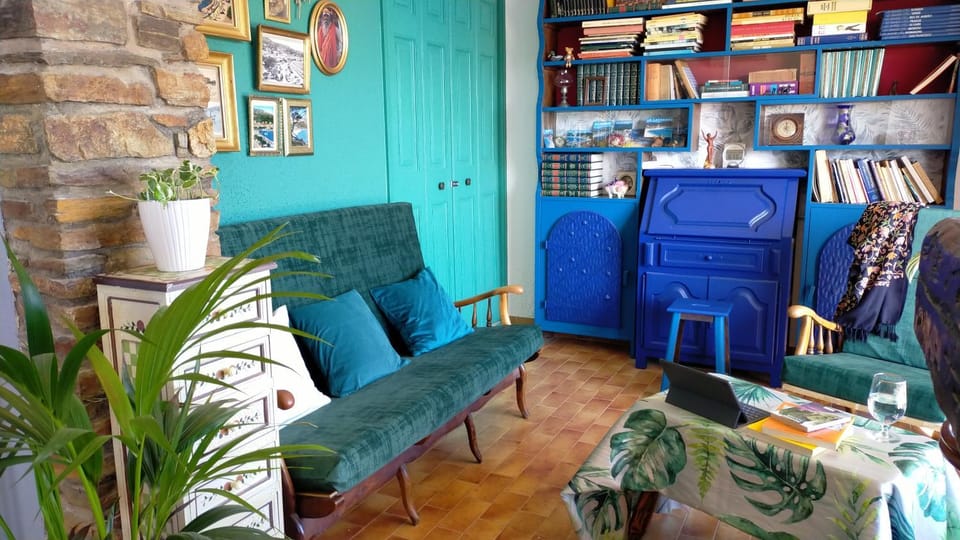 Library, Living room