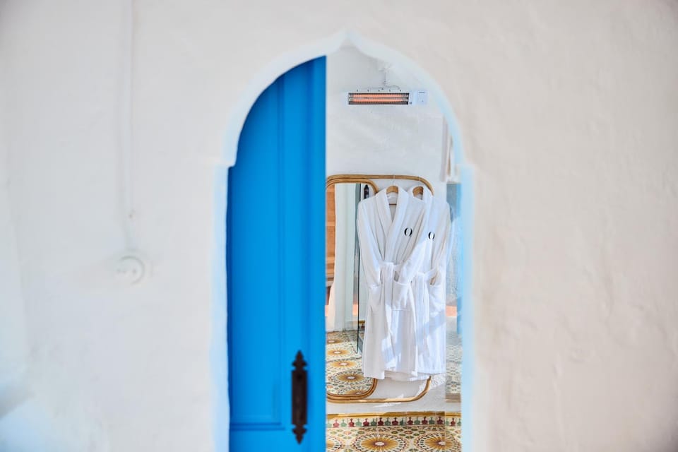 Bathroom, Decorative detail