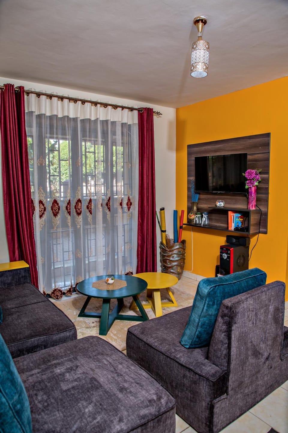 TV and multimedia, Seating area