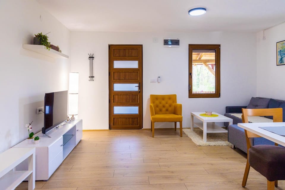 TV and multimedia, Seating area
