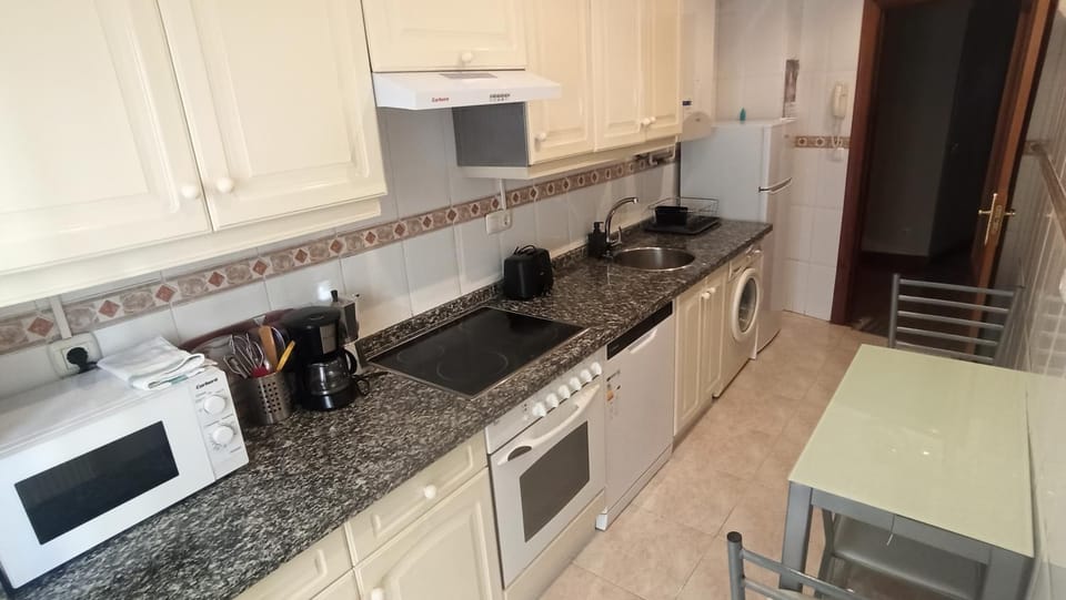 Kitchen or kitchenette, dishwasher, minibar, pet friendly, stove, toaster