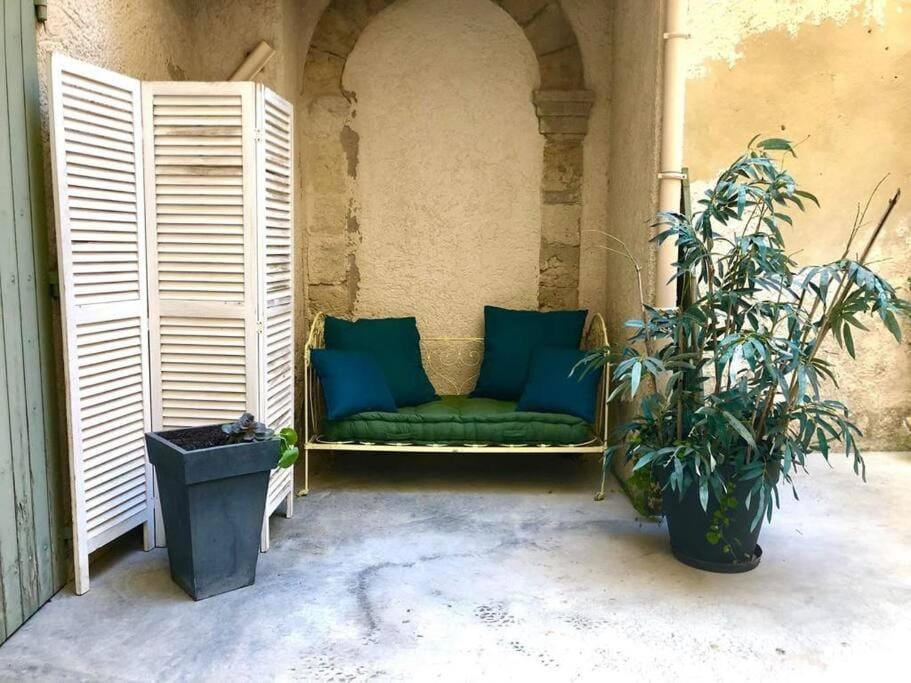 Patio, Seating area