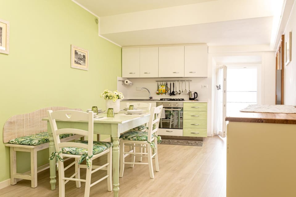 Kitchen or kitchenette, Living room, Dining area, air conditioner