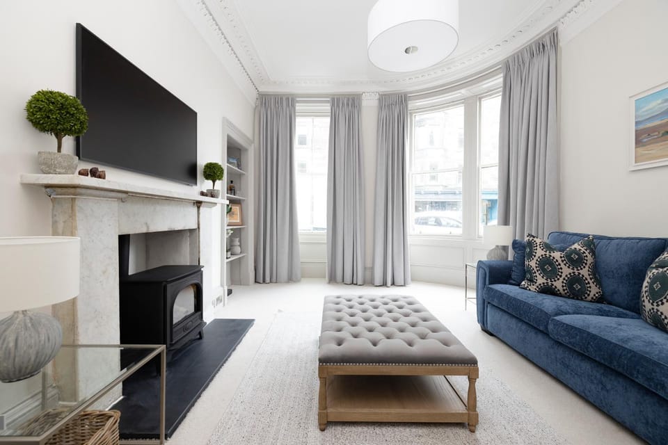Living room, Photo of the whole room