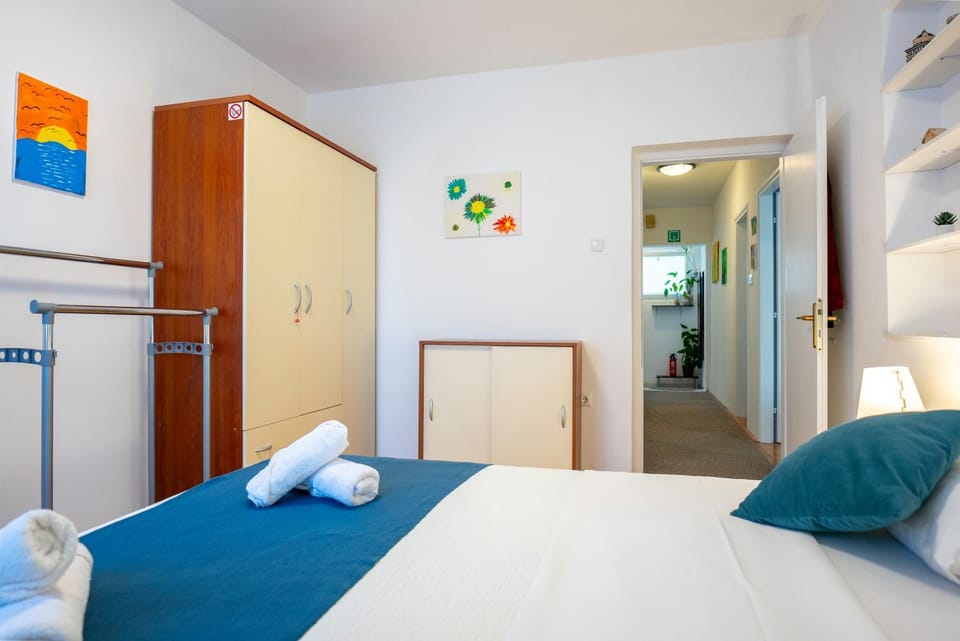 Bed, Bedroom, wardrobe