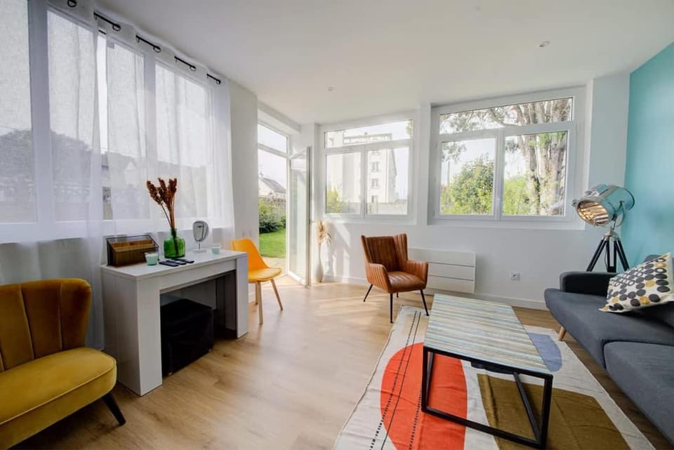 Living room, Seating area