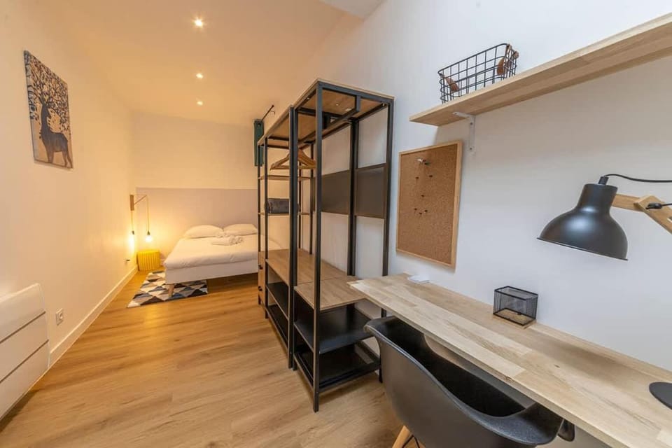 Bed, Photo of the whole room, Bedroom, wardrobe