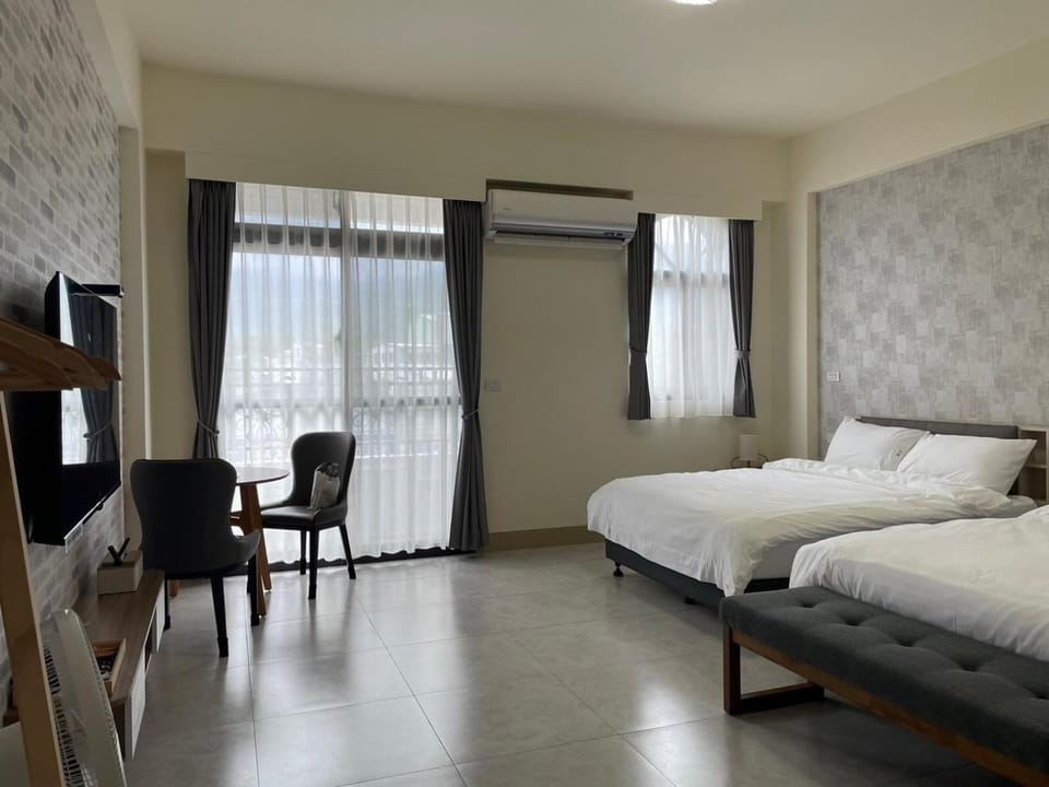 Balcony/Terrace, Photo of the whole room, Decorative detail, air conditioner