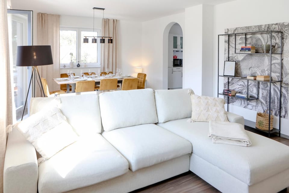 Living room, Decorative detail, Seating area, Dining area, Entertainment