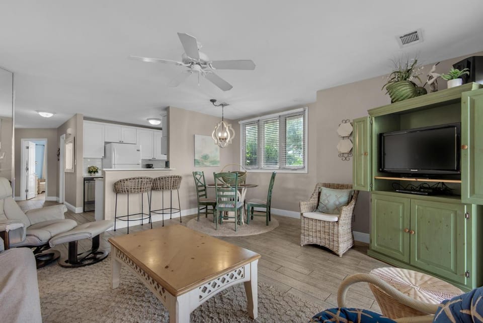ZLFV136Maint House in Miramar Beach