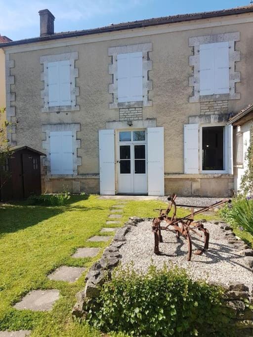 Maison Aunac House in Nouvelle-Aquitaine