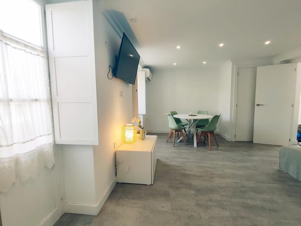 TV and multimedia, Kitchen or kitchenette, Dining area
