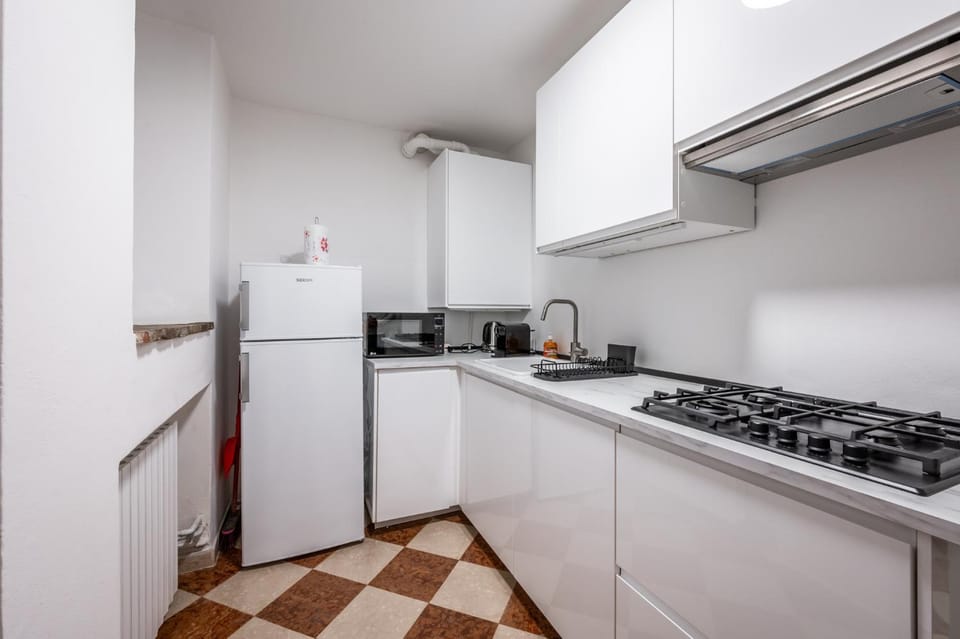 Kitchen or kitchenette