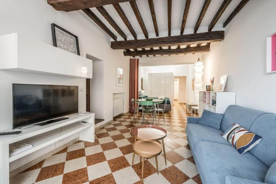 TV and multimedia, Seating area, Evening entertainment