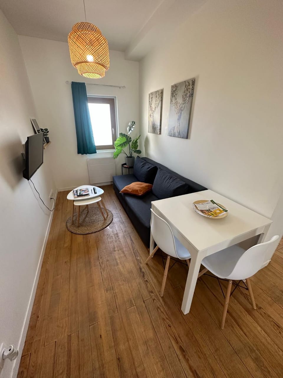 TV and multimedia, Living room, Dining area