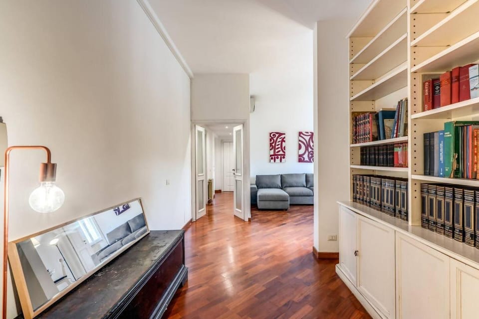 Splendid flat on the Tiber river Apartment in Rome