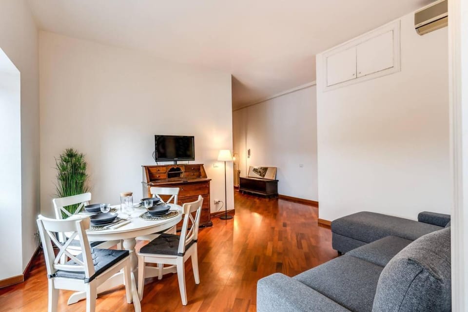 Splendid flat on the Tiber river Apartment in Rome