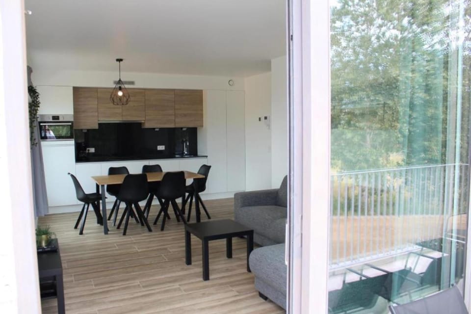 Kitchen or kitchenette, Seating area