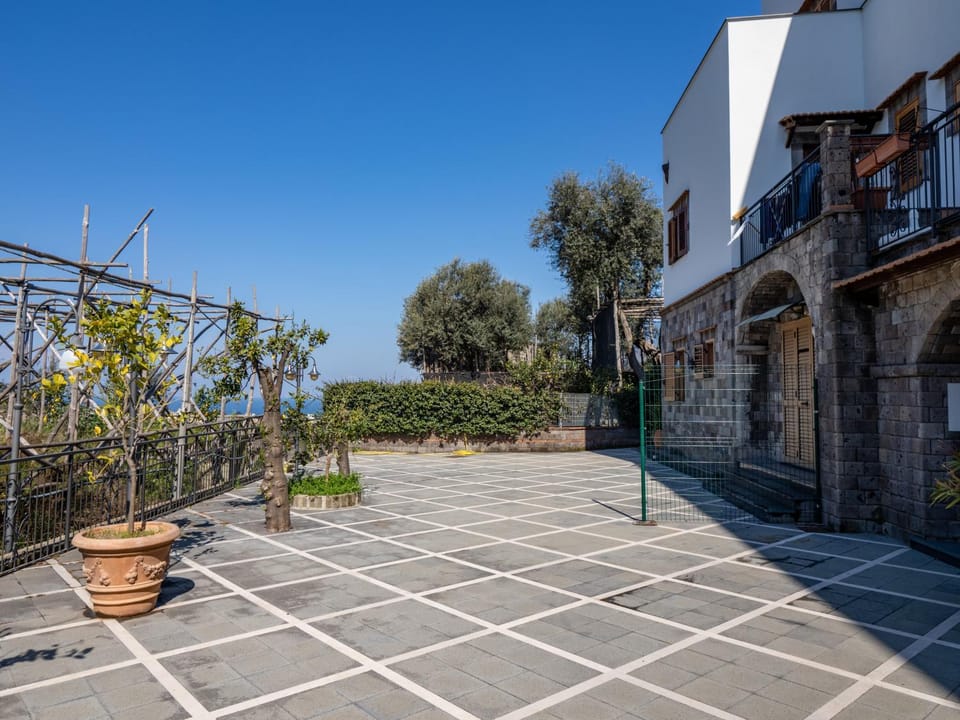 Property building, Inner courtyard view