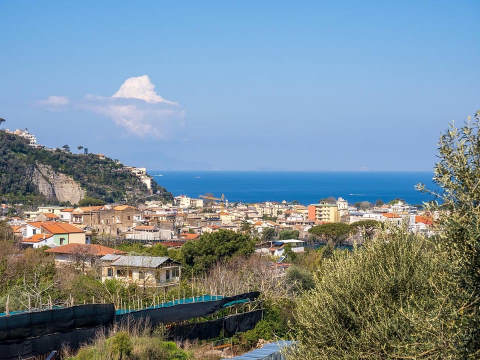 City view, Mountain view, Sea view