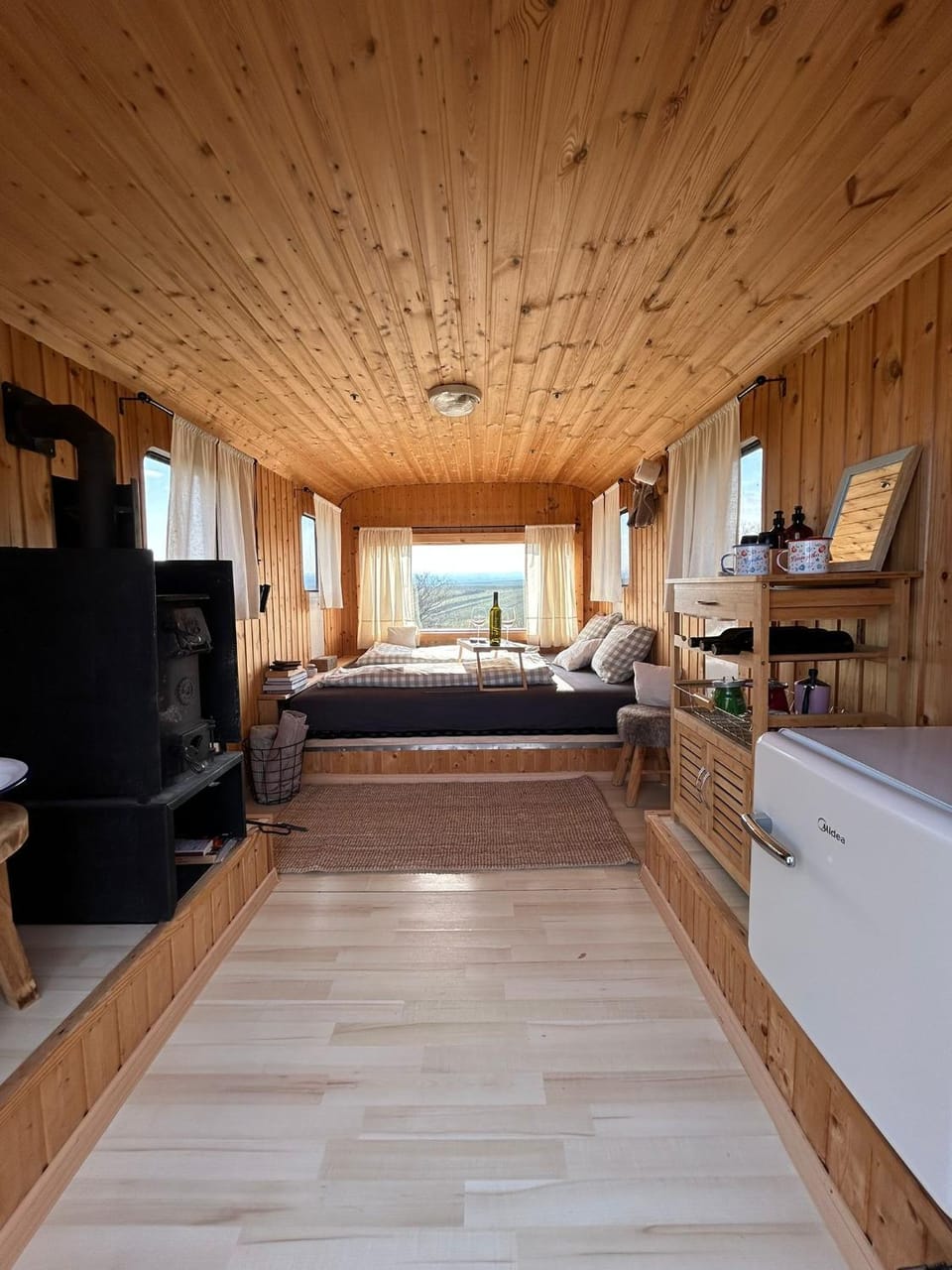 Bed, Kitchen or kitchenette, Bedroom