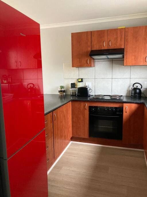 Kitchen or kitchenette, pet friendly, stove, toaster