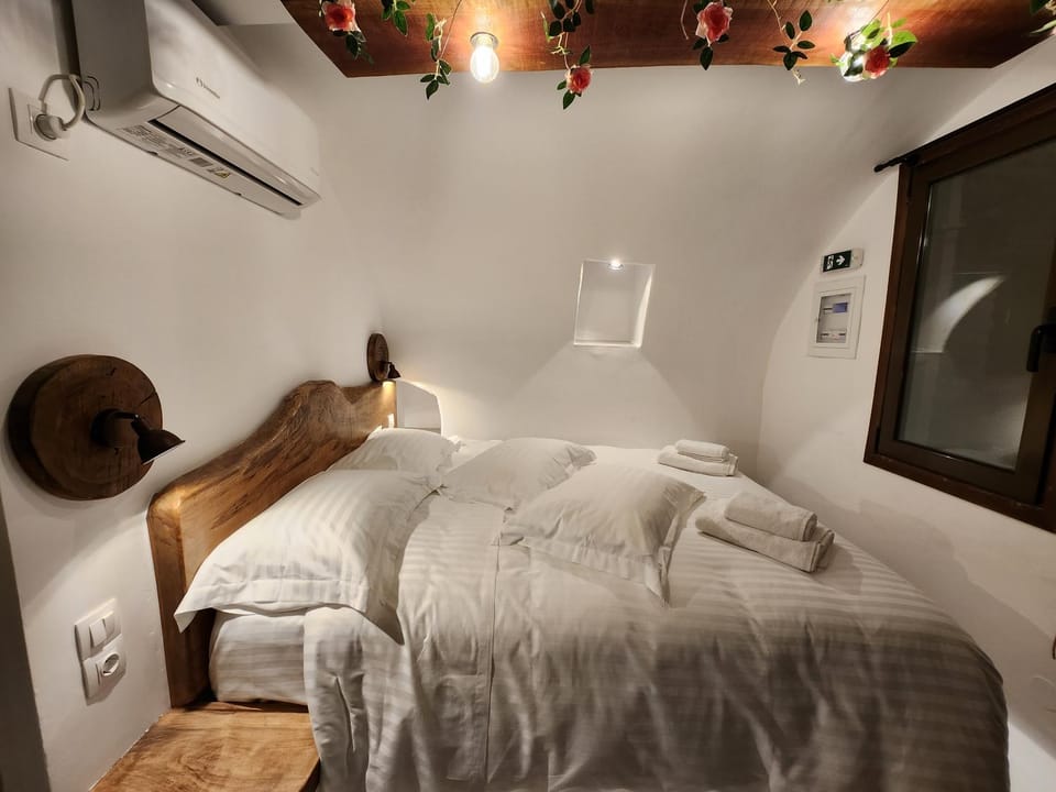 Myrto's Luxury Rooms Apartment in Peloponnese Region